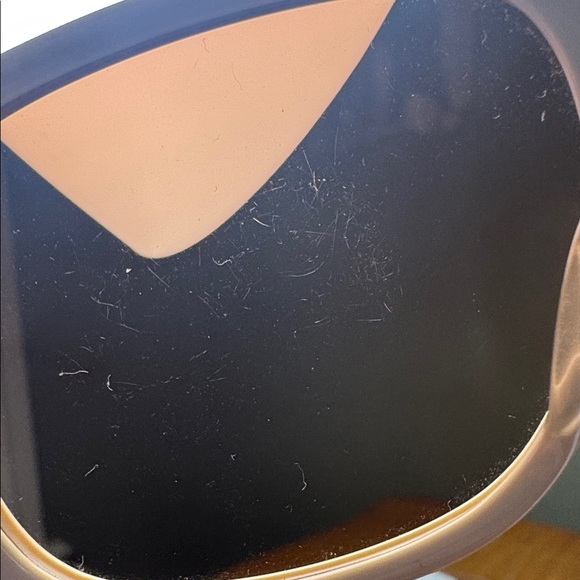 COACH KIT WHITE SUNGLASSES WITH OP ART HARD SHELL CASE - Picture 11 of 14